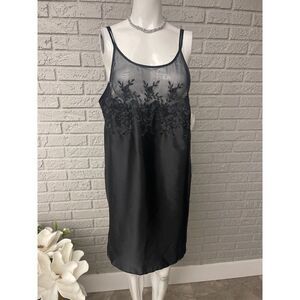 Dentelle Black Satin Lace Sleepwear Size L NWT